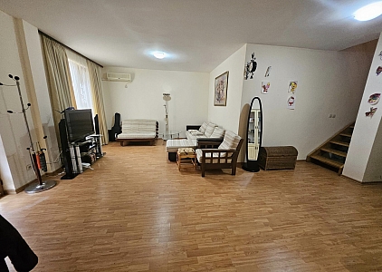 Stadthaus mit Meerblick in einer Anlage in erster Meereslinie. Foto 4