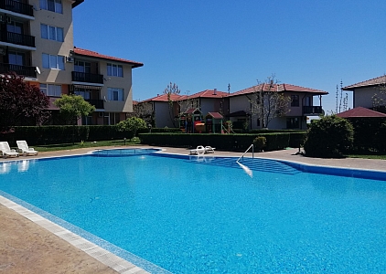 Dreizimmerwohnung mit Poolblick. Foto 10