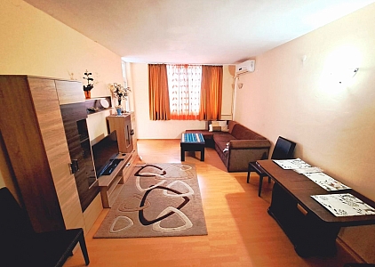 Dreizimmerwohnung mit Poolblick. Foto 13