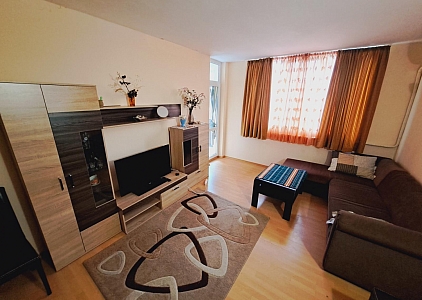 Dreizimmerwohnung mit Poolblick. Foto 14