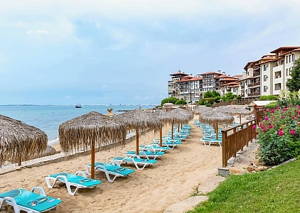 Schöne Wohnung mit Blick auf den Pool und das Meer in einem luxuriösen SPA-Komplex. Foto 6