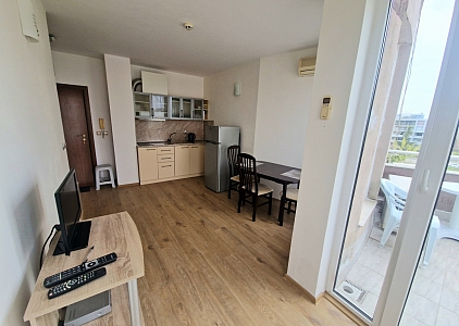 Útulný dvoupokojový apartmán 450 metrů od moře. Foto 11