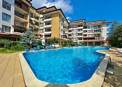 Große Zweizimmerwohnung in einem Komplex mit niedrigen Nebenkosten. Foto 1