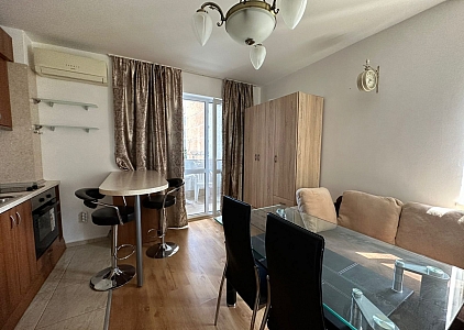 Zweizimmerwohnung mit Blick auf den Pool im Sea Diamond-Komplex. Foto 9