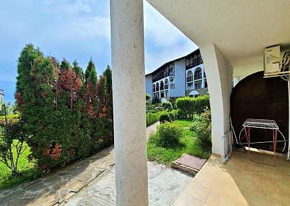 Прекрасная квартира со своим двориком в Святом Власе. Фото 3