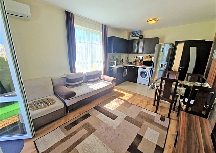 Двокімнатна квартира з видом на басейн у Равді. Фото 11