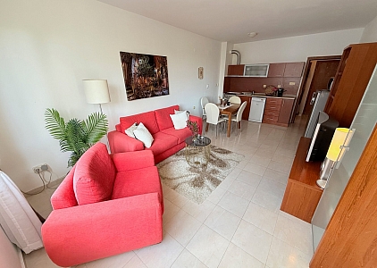 Spacious apartment in a small complex in the center. Photo 1 Spacious apartment in a small complex in the center. Photo 1