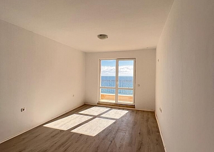 Dreizimmerwohnung mit Meerblick in erster Meereslinie. Foto 3