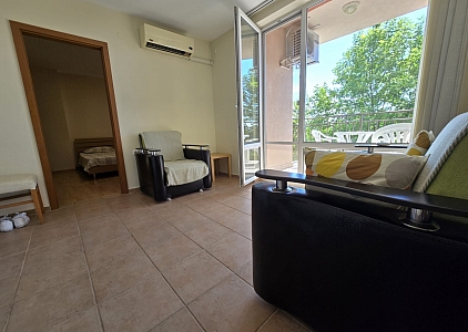 Three-room apartment on the coast at a great price. Photo 3 Three-room apartment on the coast at a great price. Photo 3