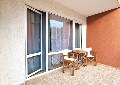 Preisgünstige Dreizimmerwohnung in Saint Vlas. Foto 4