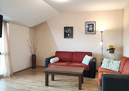 Spacious apartment with pool view. Photo 11