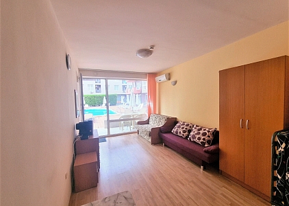 Прекрасная студия с выходом к бассейну на Солнечном берегу. Foto 2