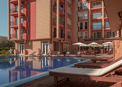 Zweizimmerwohnung mit Poolblick. Foto 6