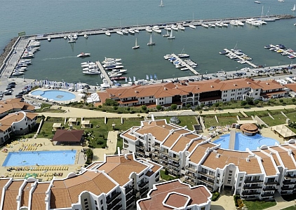 Two-room apartment with stunning sea views. Photo 12