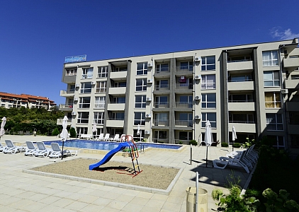 Przestronny apartament z widokiem na basen w kompleksie mieszkalnym. Zdjęcie 3 Przestronny apartament z widokiem na basen w kompleksie mieszkalnym. Zdjęcie 3