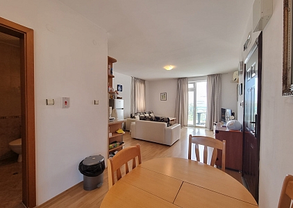 Three-room apartment in a large family complex . Photo 13