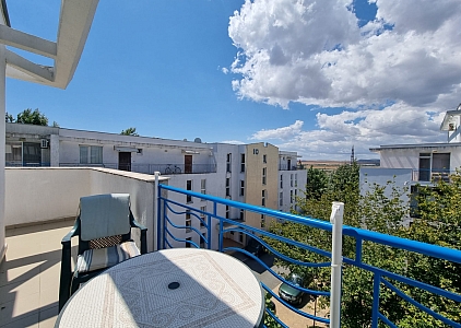 Three-room apartment in a large family complex . Photo 9