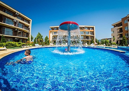 Excellent studio with a pool view. Photo 1 Excellent studio with a pool view. Photo 1