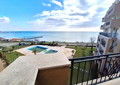 Apartment mit direktem Meerblick in erster Reihe. Foto 5