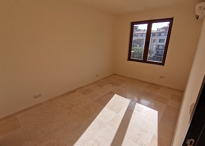 Новый трехкомнатный апартамент на первой линии Святого Власа. Foto 5