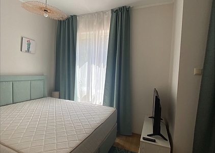 Geräumiges Studio mit Blick auf den Pool im SPA-Komplex. Foto 4