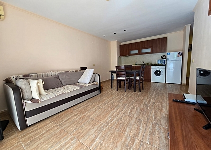 Ausgezeichnete Wohnung in einer Anlage in erster Reihe. Foto 2