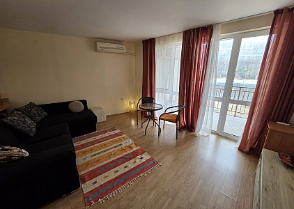 Apartment mit Poolblick in erster Reihe. Foto 5