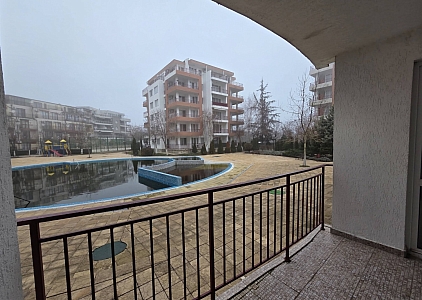 Apartment mit Poolblick in erster Reihe. Foto 4