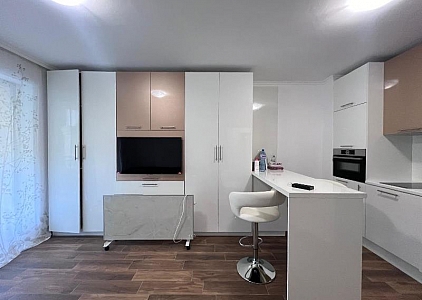 Dvoupokojový byt v komplexu v první linii!. Foto 5