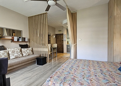 Geräumiges Studio in einem Luxuskomplex in erster Linie. Foto 17