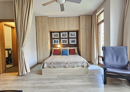 Geräumiges Studio in einem Luxuskomplex in erster Linie. Foto 4