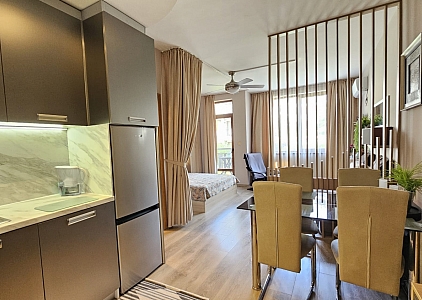 Geräumiges Studio in einem Luxuskomplex in erster Linie. Foto 9