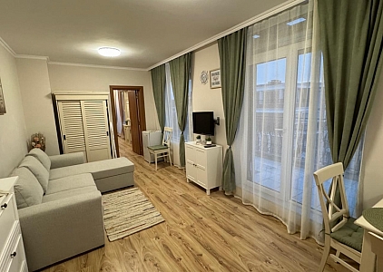 Красивая квартира с видом на бассейн в отличном СПА-комплексе. Фото 2