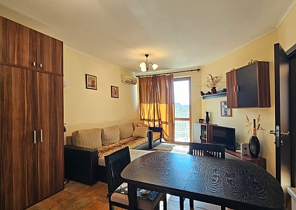 Dreizimmerwohnung in einem Familienkomplex 200 Meter vom Meer entfernt. Foto 4 Dreizimmerwohnung in einem Familienkomplex 200 Meter vom Meer entfernt. Foto 4
