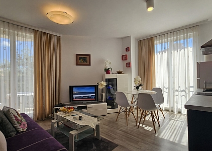 Eine Zweizimmerwohnung mit niedrigen Nebenkosten im Golden Day 2-Komplex.. Foto 3