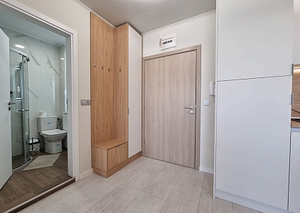 Zweizimmerwohnung, möbliert, in einem Komplex. Foto 2