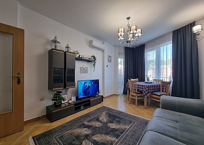 Zweizimmerwohnung mit Poolblick. Foto 6