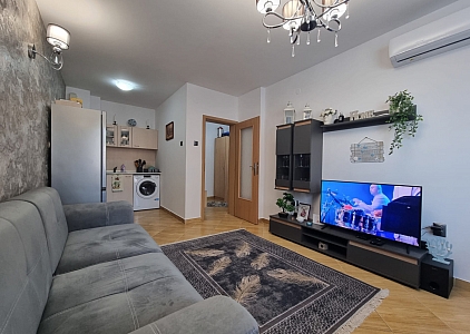 Zweizimmerwohnung mit Poolblick. Foto 7