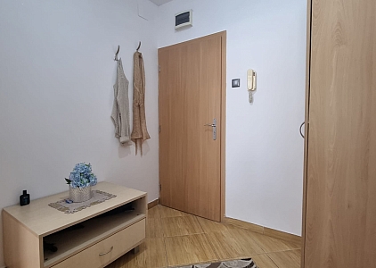 Zweizimmerwohnung mit Poolblick. Foto 12