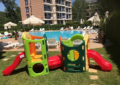Ausgezeichnete, große Wohnung mit Blick auf den Pool. Foto 4