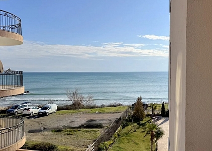 Квартира с видом на море на первой линии. Фото 4
