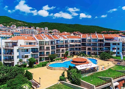 Two-bedroom apartment with sea views in the Diamond complex, Sveti Vlas. Photo 1