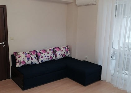 Studio mit neuen Möbeln und Blick auf den Pool in einer wunderschönen Anlage. Foto 4