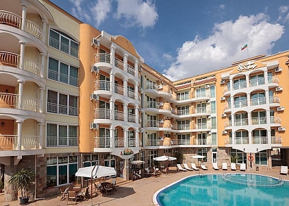 Large three-room apartment with a view of the pool within walking distance to the sea. Photo 1 Large three-room apartment with a view of the pool within walking distance to the sea. Photo 1