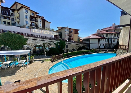 Apartment mit Poolblick in erster Reihe. Foto 2