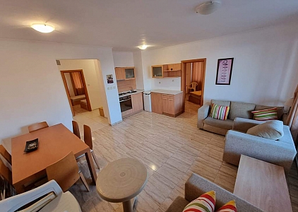 Большая трехкомнатная квартира с видом на море в центре Святого Власа. Фото 1