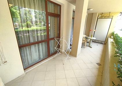 Prostorný byt s velkou terasou v krásném komplexu. Foto 16