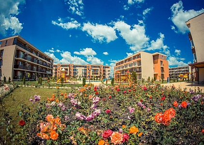 Three-room apartment in a large complex on the coast. Photo 11 Three-room apartment in a large complex on the coast. Photo 11