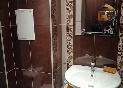 Studio mit neuen Möbeln und Blick auf den Pool in einer wunderschönen Anlage. Foto 13