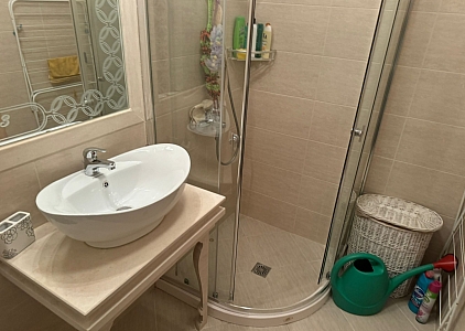 Three-room apartment in a premium class complex. Photo 9